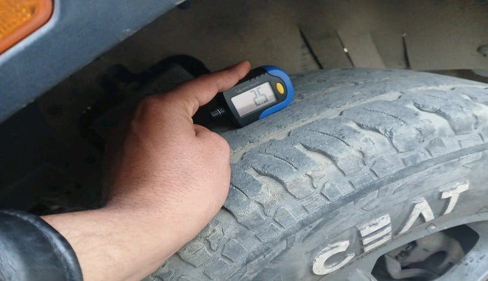 2022 Mahindra Thar LX D 4WD AT CONVERTIBLE, Diesel, Automatic, 89,139 km, tyre