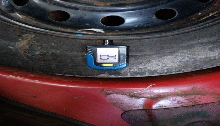 2011 Maruti Swift VXI, Petrol, Manual, 54,722 km, tyre