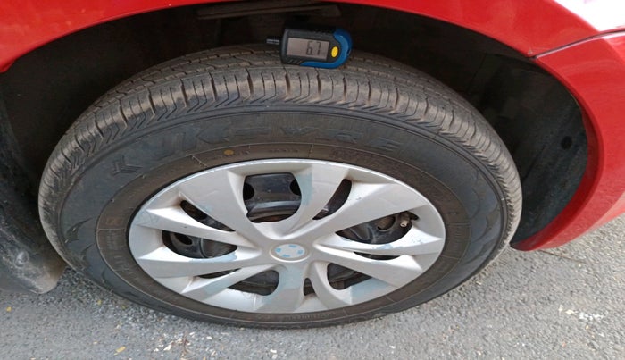 2011 Maruti Swift VXI, Petrol, Manual, 54,722 km, tyre