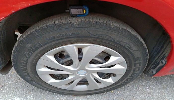 2011 Maruti Swift VXI, Petrol, Manual, 54,722 km, tyre