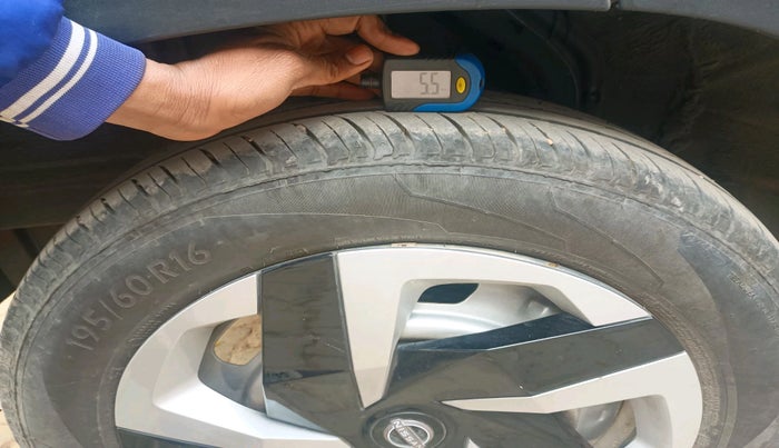 2024 Nissan MAGNITE XE, Petrol, Manual, 12,120 km, tyre