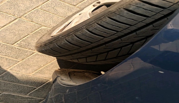 2013 Honda Amaze 1.2L I-VTEC S, Petrol, Manual, 1,32,820 km, tyre