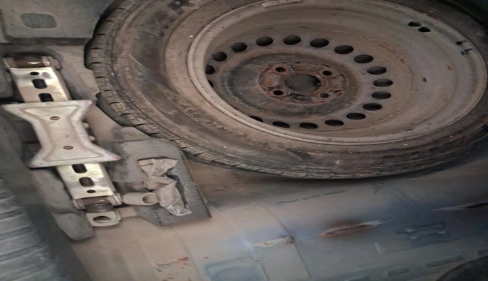 2013 Honda Amaze 1.2L I-VTEC S, Petrol, Manual, 1,32,820 km, tyre