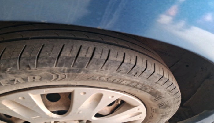 2013 Honda Amaze 1.2L I-VTEC S, Petrol, Manual, 1,32,820 km, tyre