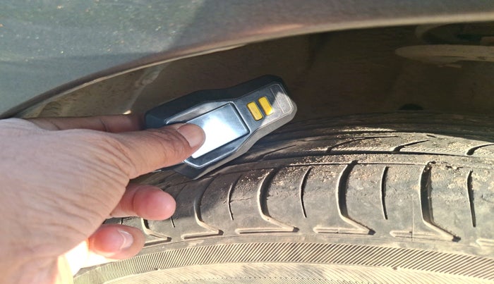 2019 Maruti Dzire ZXI, Petrol, Manual, 94,339 km, tyre