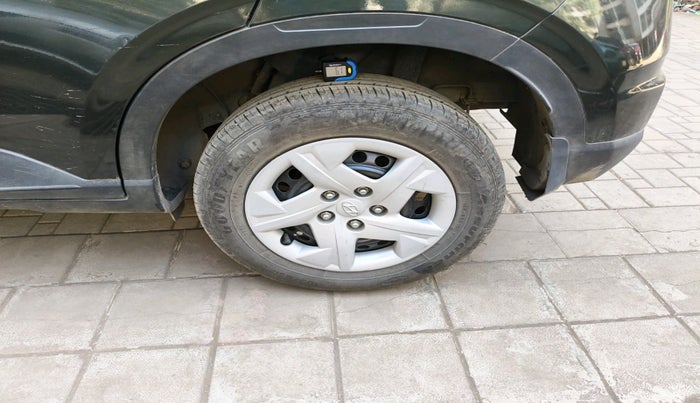 2021 Hyundai VENUE S 1.2, Petrol, Manual, 4,106 km, tyre