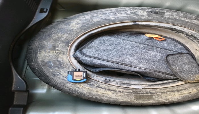 2021 Hyundai VENUE S 1.2, Petrol, Manual, 4,106 km, tyre