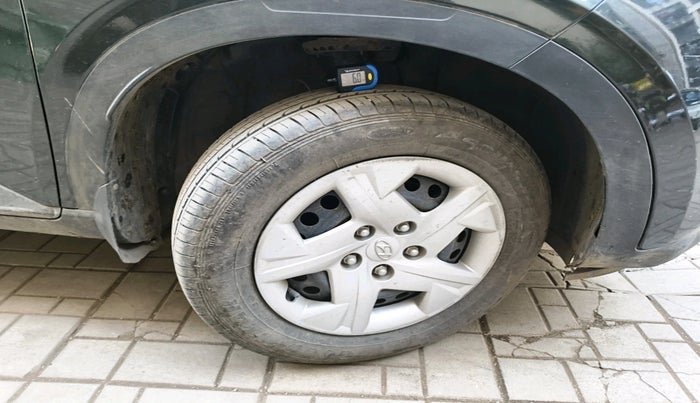 2021 Hyundai VENUE S 1.2, Petrol, Manual, 4,106 km, tyre