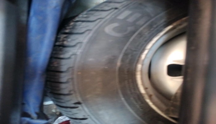 2016 Maruti Alto K10 LXI CNG (AIRBAG), Petrol, Manual, 99,225 km, tyre