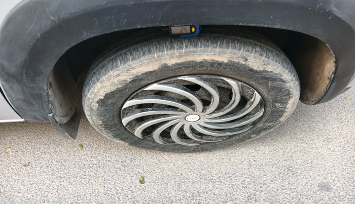 2019 Renault Kwid RXT 1.0, Petrol, Manual, 45,297 km, tyre