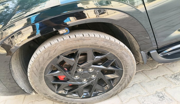 2025 Hyundai ALCAZAR Signature 7 STR 1.5 Turbo GDi Petrol DCT, Petrol, Automatic, 14,213 km, tyre