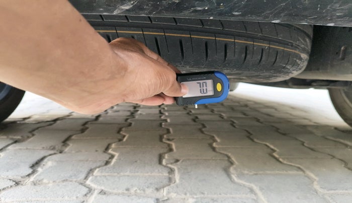 2025 Hyundai ALCAZAR Signature 7 STR 1.5 Turbo GDi Petrol DCT, Petrol, Automatic, 14,213 km, tyre