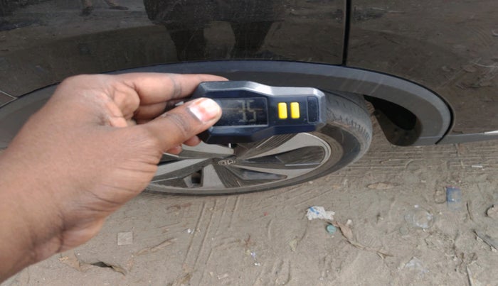 2024 MG ZS EV Essence, Electric, Automatic, 43,265 km, tyre