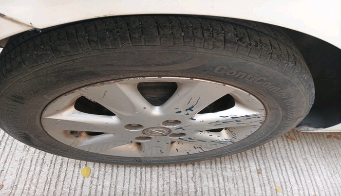 2011 Nissan Micra XV DIESEL, Diesel, Manual, 1,97,411 km, tyre