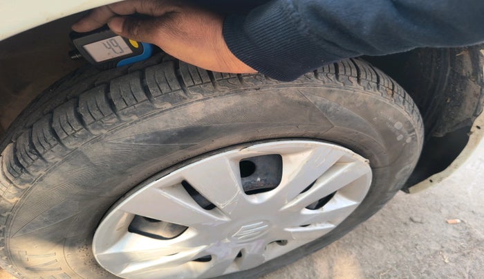 2013 Maruti Swift Dzire VXI, Petrol, Manual, 61,591 km, tyre