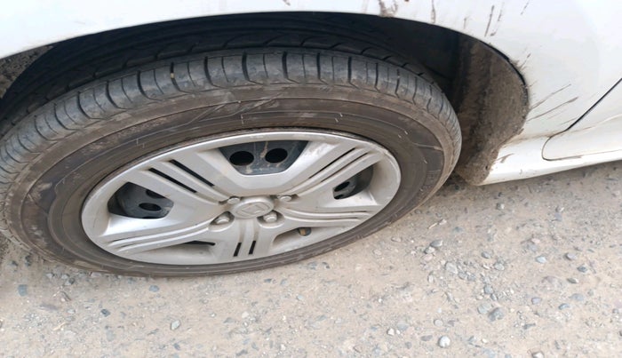 2011 Honda City 1.5L I-VTEC E MT, Petrol, Manual, 1,05,754 km, tyre