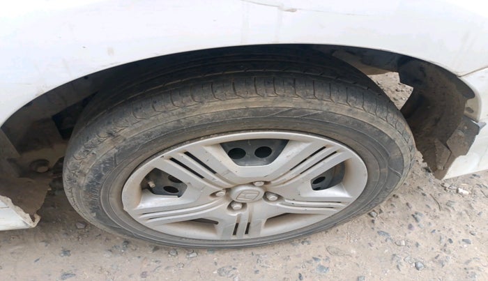 2011 Honda City 1.5L I-VTEC E MT, Petrol, Manual, 1,05,754 km, tyre