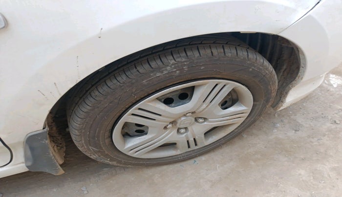 2011 Honda City 1.5L I-VTEC E MT, Petrol, Manual, 1,05,754 km, tyre