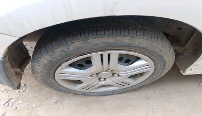 2011 Honda City 1.5L I-VTEC E MT, Petrol, Manual, 1,05,754 km, tyre