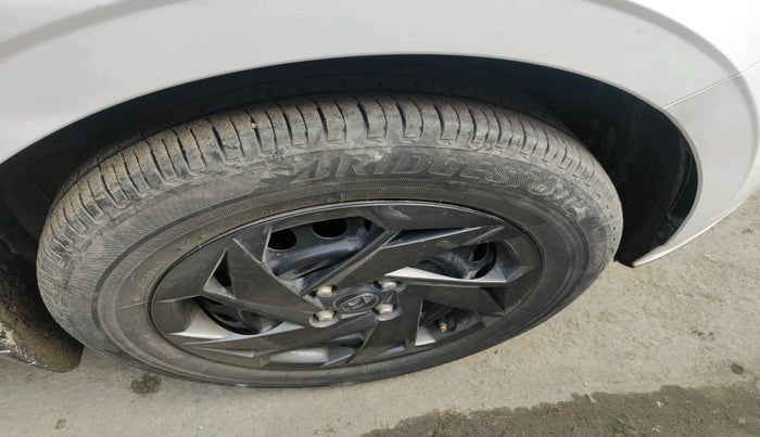 2024 Hyundai NEW I20 MAGNA 1.2 MT, Petrol, Manual, 7,632 km, tyre