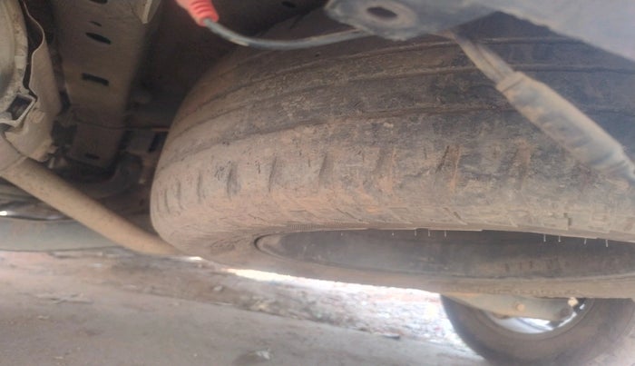 2013 Mahindra XUV500 W6, Diesel, Manual, 1,40,068 km, tyre