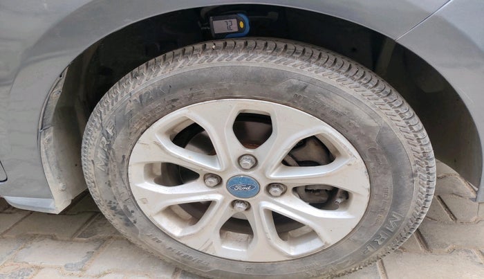 2015 Ford New Figo TITANIUM 1.5 PETROL AT, Petrol, Automatic, 1,28,339 km, tyre