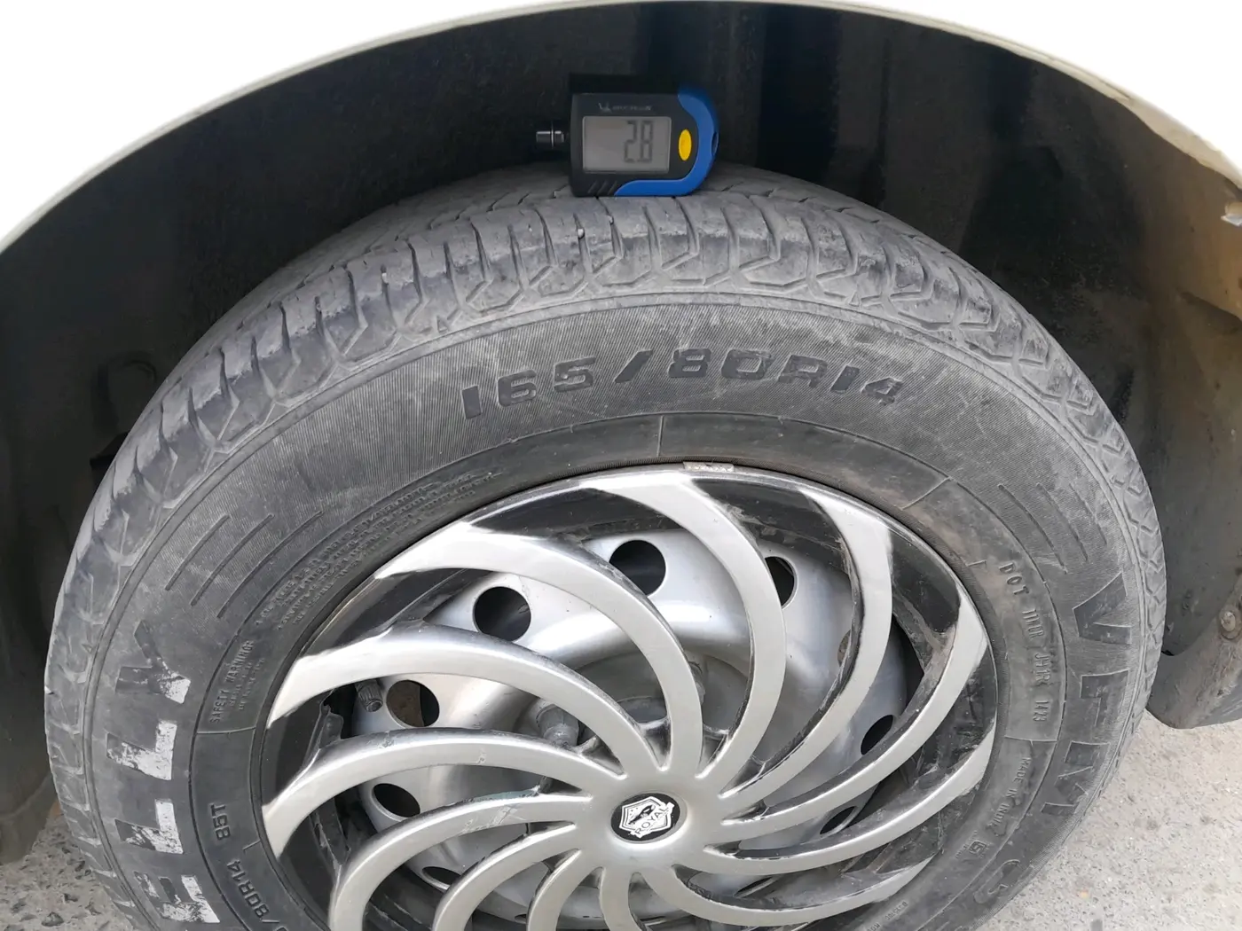 2018 Maruti Swift Dzire TOUR S PETROL, CNG, Manual, 85,457 km, tyre