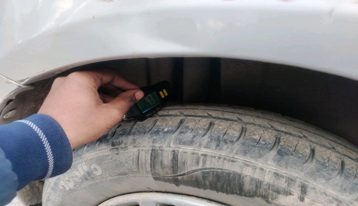 2012 Maruti Swift VXI, Petrol, Manual, 79,024 km, tyre