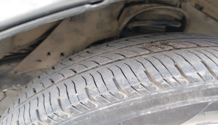 2016 Toyota Innova Crysta 2.8 ZX AT 7 STR, Diesel, Automatic, 1,95,893 km, tyre