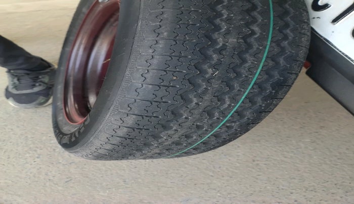 2021 Renault Kwid CLIMBER 1.0 AMT (O), Petrol, Automatic, 51,584 km, tyre