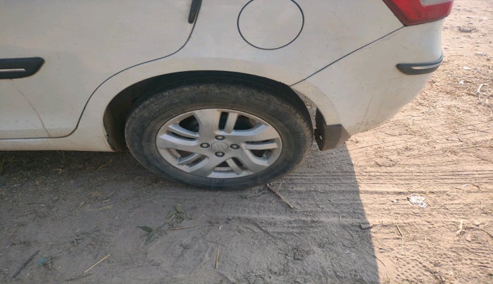 2013 Maruti Swift Dzire ZDI, Diesel, Manual, 2,09,506 km, tyre