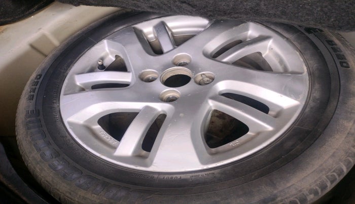 2013 Maruti Swift Dzire ZDI, Diesel, Manual, 2,09,506 km, tyre