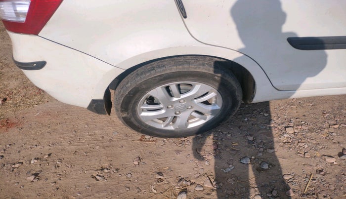 2013 Maruti Swift Dzire ZDI, Diesel, Manual, 2,09,506 km, tyre