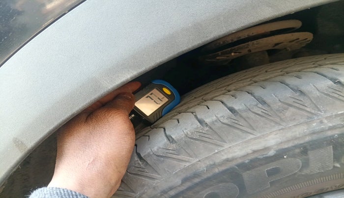 2022 Mahindra XUV700 AX 7 LUXURY P AT 7 STR, Petrol, Automatic, 33,641 km, tyre