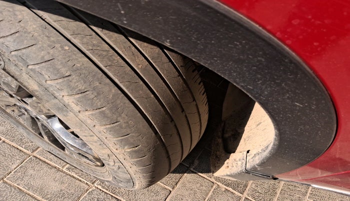 2018 Maruti Vitara Brezza ZDI, Diesel, Manual, 71,765 km, tyre