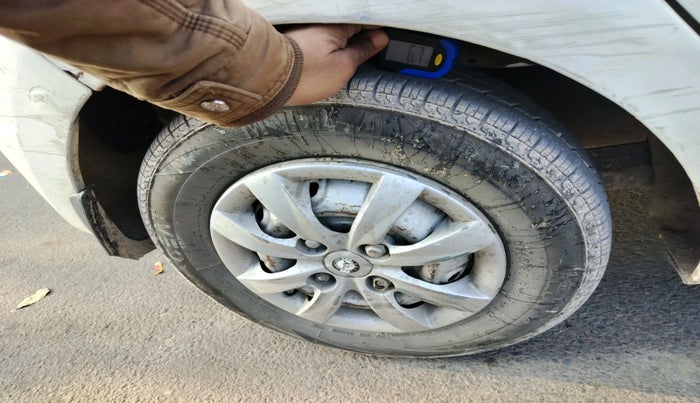 2012 Hyundai Eon ERA +, Petrol, Manual, 83,894 km, tyre