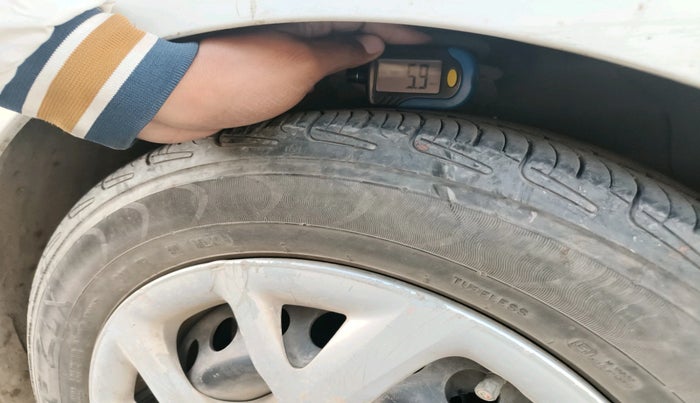 2017 Hyundai Grand i10 SPORTZ 1.2 KAPPA VTVT, Petrol, Manual, 1,81,463 km, tyre