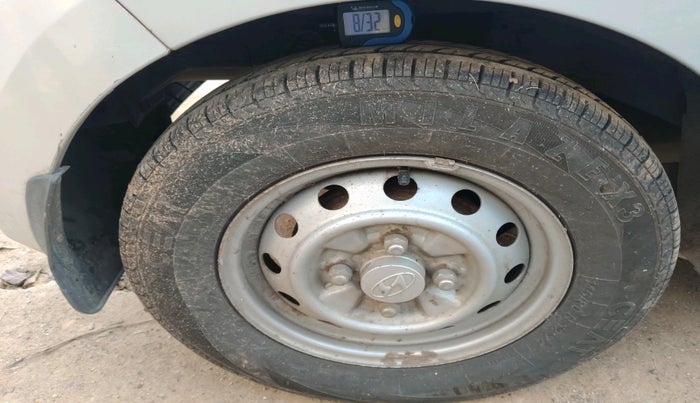 2015 Hyundai Eon ERA +, Petrol, Manual, 43,351 km, tyre