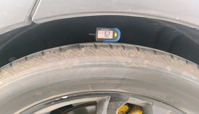 2015 Hyundai Santa Fe 2 WD AT, Diesel, Automatic, 1,00,545 km, tyre