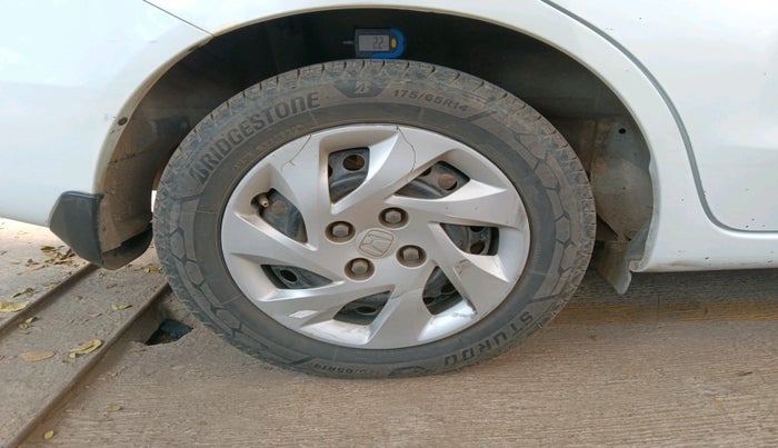 2017 Honda Amaze 1.5L I-DTEC S, Diesel, Manual, 1,28,366 km, tyre