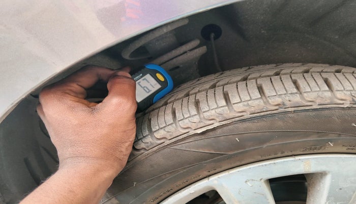 2013 Maruti Wagon R Stingray VXI, Petrol, Manual, 67,437 km, tyre