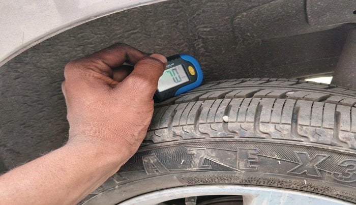 2013 Maruti Wagon R Stingray VXI, Petrol, Manual, 67,437 km, tyre