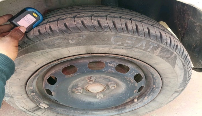 2011 Ford Fiesta SXI 1.4 DIESEL, Diesel, Manual, 2,07,756 km, tyre