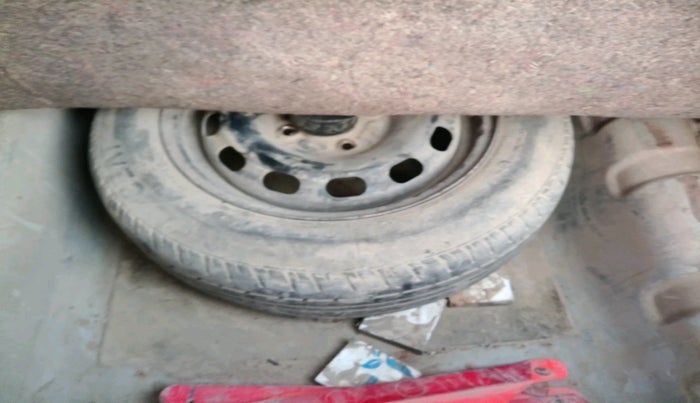 2011 Ford Fiesta SXI 1.4 DIESEL, Diesel, Manual, 2,07,756 km, tyre