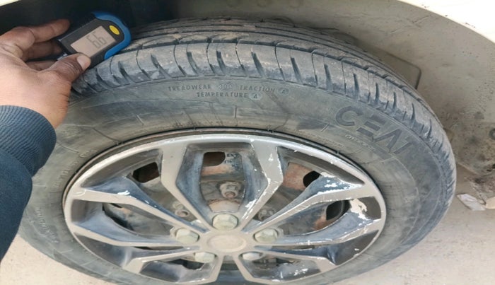 2011 Ford Fiesta SXI 1.4 DIESEL, Diesel, Manual, 2,07,756 km, tyre