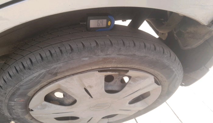 2015 Maruti Wagon R 1.0 VXI, Petrol, Manual, 2,32,484 km, tyre