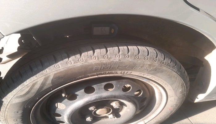 2015 Maruti Wagon R 1.0 VXI, Petrol, Manual, 2,32,484 km, tyre