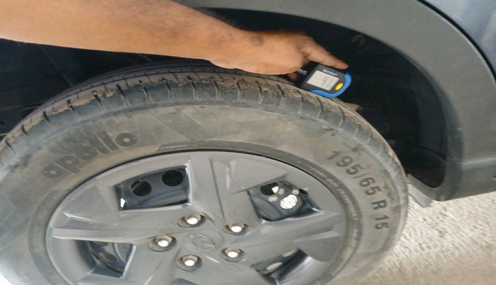 2023 Hyundai VENUE SX 1.2 PETROL, Petrol, Manual, 17,415 km, tyre