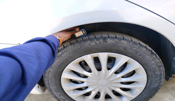 2015 Maruti Ciaz VDI, Diesel, Manual, 1,06,917 km, tyre