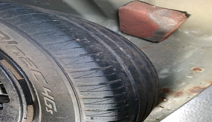 2018 Maruti Vitara Brezza VDI (O), Diesel, Manual, 1,32,359 km, tyre